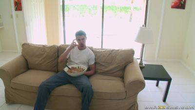 Big Butt Fixing With Diamond Kitty, Raymond Diaz - Brazzers - hotmovs.com