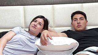 Veo Películas Con Mi Hermanastra Y terminamos Follando Duro hasta correrme en su estrecha vagina.... - ah-me.com