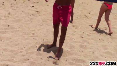 Stunning besties get screwed - sexu.com