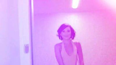 Exxxtrasmall - stranded teen (Holly Hendrix) gets picked up and nailed - sexu.com