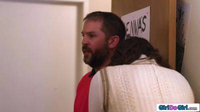 I thought she was helping me but she was just setting me up - hotmovs.com