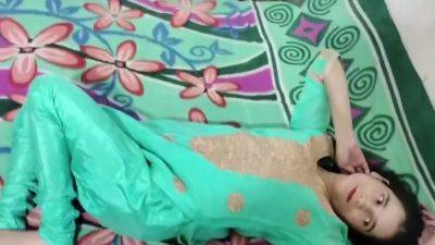 Abbu Jaan Ne Meri Bur Ko Chod Kar Faad Diya - desi-porntube.com - India