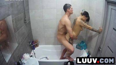 Luuv. Real Female Orgasm And Fucking In The Bathroom - hclips.com