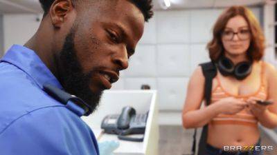 Backup For The Mega Booty With Diego Perez, Ace Hardz, Jayla Page - Brazzers - hotmovs.com