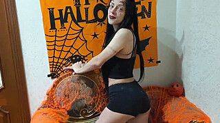 Stepson filled his Stepmom pussy with sperm before Halloween - ah-me.com