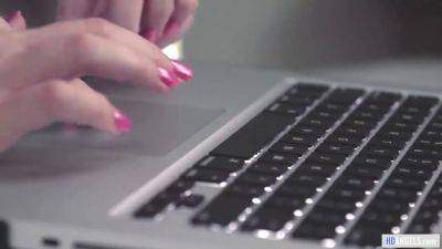 Scarlett Sage - Samantha Hayes - Carolina Sweets - Aliens taste human pussy - Samantha Hayes, Scarlett Sage and Carolina Sweets - sexu.com - Usa