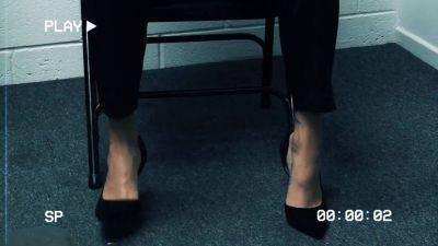 Luna Luxe & her friends take on four hung studs in a wild group sex frenzy! - sexu.com