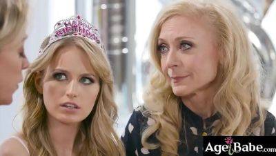 Dee Williams - Scarlett Sage - Nina Hartley - Hot GILF Nina Hartley Licks Pussy with MILF Dee Williams and Teen Scarlett Sage - veryfreeporn.com