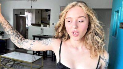 Hot blonde teen Zxlesya gets deep fucked on couch after first date - Amateur homemade sex - veryfreeporn.com - Russia