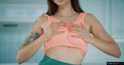 Billie Star - Fat tit cougar Billie Star - sexu.com - Czech Republic