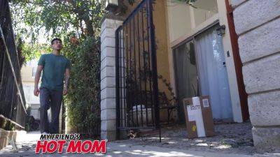 MILF Tiffani Madison replaces dildo with real cock. - sexu.com