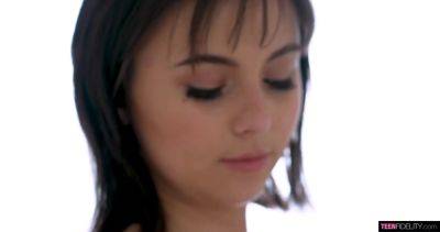 Big Ass horny teenager aria banks - sexu.com