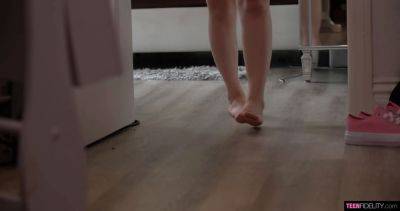 Big Ass horny young aria banks - sexu.com