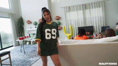 Game Day Bump and Run / Reality Kings - sexu.com