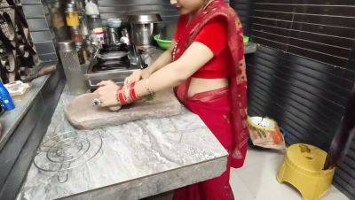 Indian Bhabhi Cures Pussy Itch With Brother-In-Law's Big Cock in Kitchen - Homemade HD - porntry.com - India