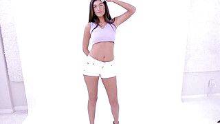 Super Hot Babe tries New Experiences Casting Porn Video - ah-me.com