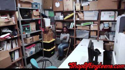 Black shoplifter smoking and hardcore mallcop after stealing - sexu.com