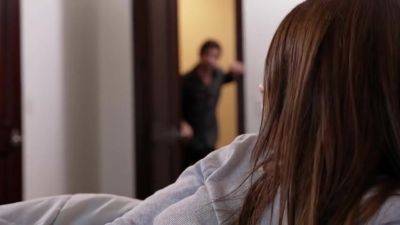 Charly Summer is in no mood for a party but in the right mood for dick - hotmovs.com - Usa