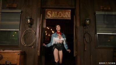 Living Rough With Chloe Surreal With Manuel Ferrara, Chloe Surreal - Brazzers - hotmovs.com