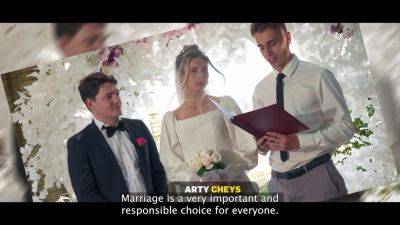 BRIDE4K. A wedding started off nicely, but ended up as a sex show between Bride and a Toastmaster - hotmovs.com - Russia