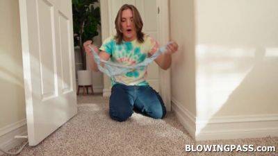 Stepsis satisfying stepbros sex urges by giving him blowjob - hotmovs.com