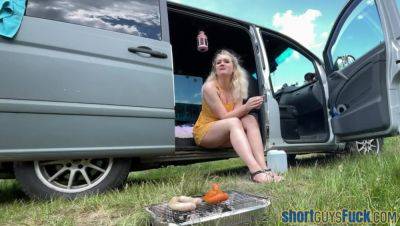 Horny shortguy pussyfucking bigass babe - hotmovs.com