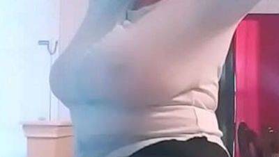 Hot And Juicy1 Shows Off Her Big Ass And Shaking Boobs - veryfreeporn.com