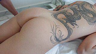 Masseur's finger slipped into her Anal and she asked him to fuck her in Ass! - ah-me.com