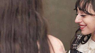 Latina letting roommate lick her pussy - ah-me.com