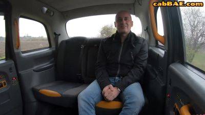 Bigass taxi bae pussyfucked by passanger - hotmovs.com