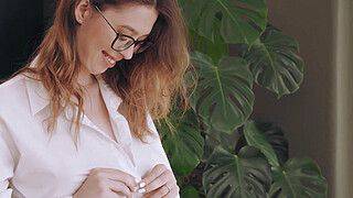 Nice Girl with Great Tits Mia De Vil Fucking Her Boyfriend on the Bed - ah-me.com