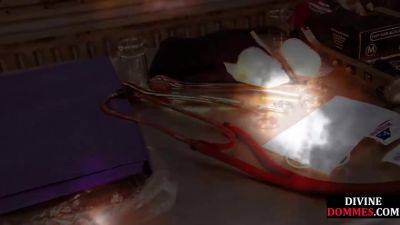 Classy domina MILF facesitting on loser - hotmovs.com