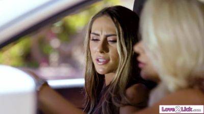 Damn my stepmoms divorce lawyer is fucking hot AND a lesbian - hotmovs.com