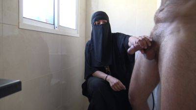 Verified Amateurs In Egyptian Cuckold Wife With Stepson ديوث مصري يصور مراته كلامها وسخ اوووي - hclips.com - Egypt