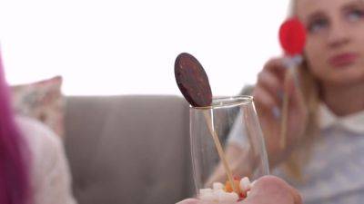 Afternoon Threesome 2 - A Fox,H Rey - hotmovs.com