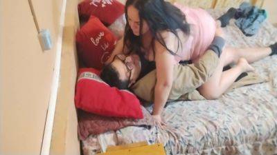 A Carpenter Fucked A Very Hot Big Ass Bbw And Didnt Repair The Room - desi-porntube.com - India