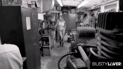 Stacked Sex Fiend Karma Rx Fucks Mechanic Until He Cums All Over Her Tits - hotmovs.com - Usa