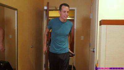 Liza Rowe - Family Vacation - S4:E5 - veryfreeporn.com