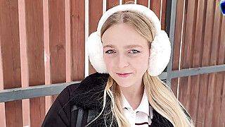 A stranger was divorced for sex by offering a new iPhone - ah-me.com