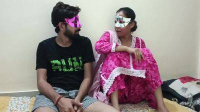 Electrician Fucking Full Night With Stranger Bhabhi - desi-porntube.com - India