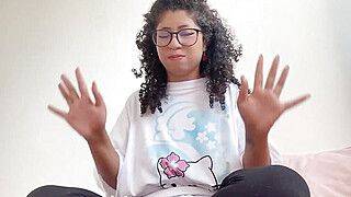 POV: Tu hermanastra quiere llevarse mejor contigo - ah-me.com