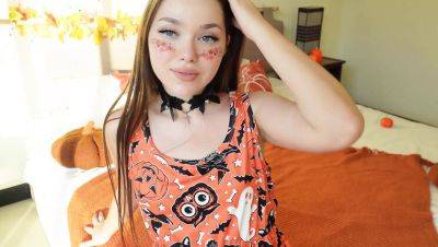 Arina Love Fingering Her Tight Pussy & Moaning Louder Until Hard Orgasm on Bed - xxxfiles.com