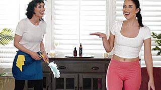 Alex Coal - Olive Glass - Alex - Hotel housekeeper gets a special massage - ah-me.com