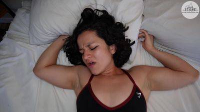 Tiny Muscled Latina Cherry Gets Spread Apart By Trainer - hclips.com