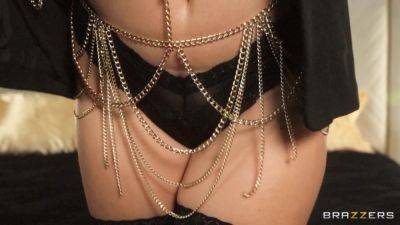 Unchained & Untamed With Johnny Sins, Kendra Sunderland - Brazzers - hotmovs.com