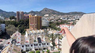 Lety Howl Cable Car Solo Masturbation - Amateur MILF Fingering Her Pussy in Backseat - xxxfiles.com - France