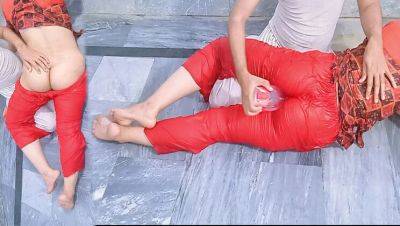 Desi Bhabhi - Desi Bhabhi and Devar Hot Indoor Water Sex - Cute Indian Girl Fingering and Orgasm Control - veryfreeporn.com - India - Pakistan