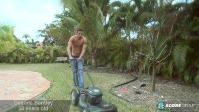 Karlo Karrera And Deanna Bentley In Monday! 58-year-old Deanna Gets Ass-fucked By The - hotmovs.com