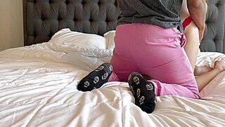 Ricky Johnson - Lilly Bell - SEXTAPES Lilly Bell bounces up and down on a BBC - ah-me.com