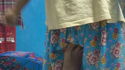 Desi Teen First Time Fuck - 18 Year Old Girl Invites Boyfriend for Happy Sex with Big Dick - veryfreeporn.com